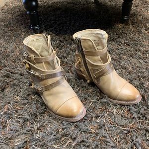 SOLD Freebird by Steven Crue size 6